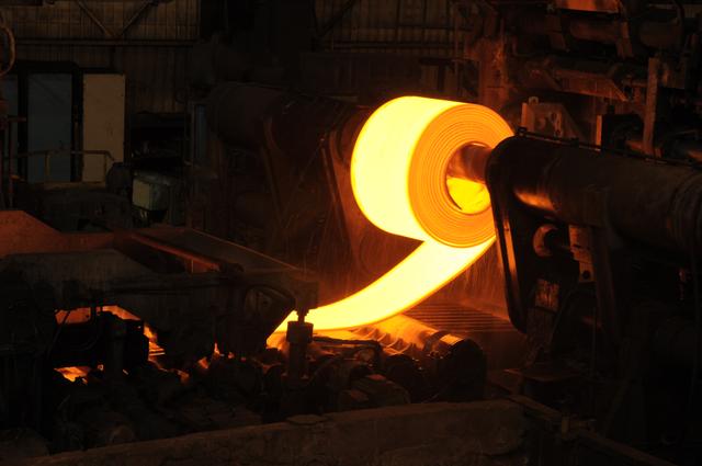 How Will Green Steel Shape Low-Carbon Industrial Production?